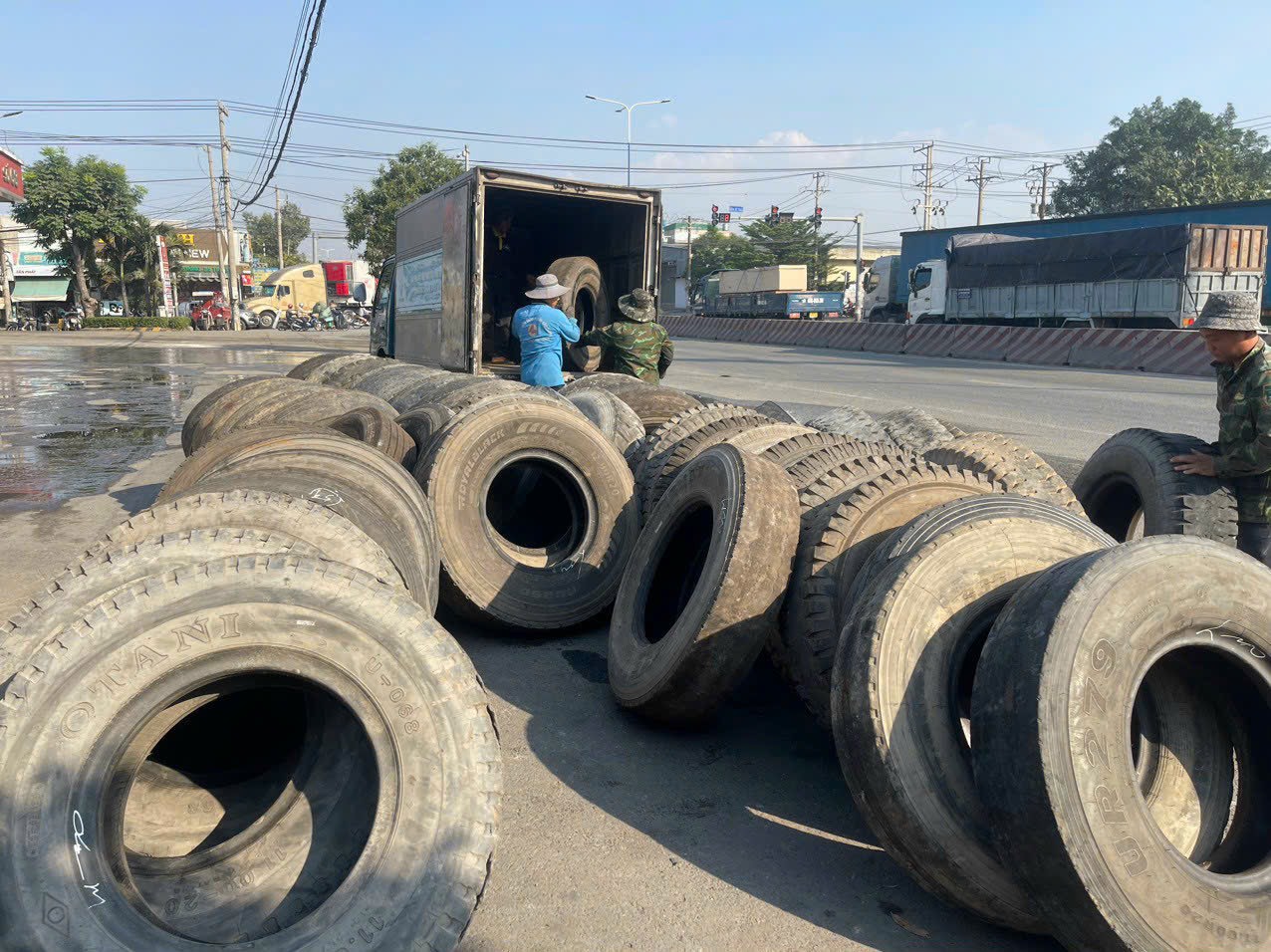 LỐP XE LƯỚT DÙNG CÓ TỐT KHÔNG?